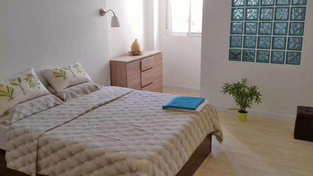 Apartment on Carrer del Dr. Lluch Valencia Exterior foto